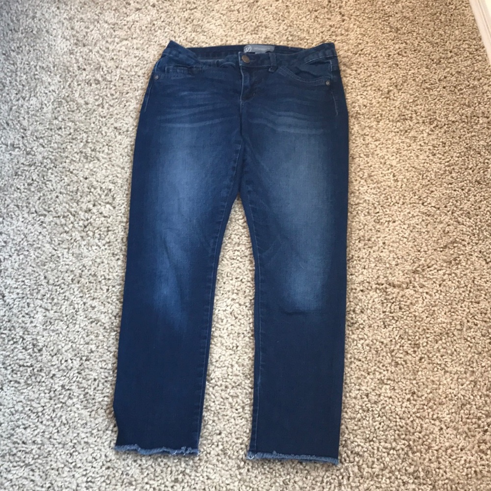 Wit & Wisdom frayed hem jeans. Size 4